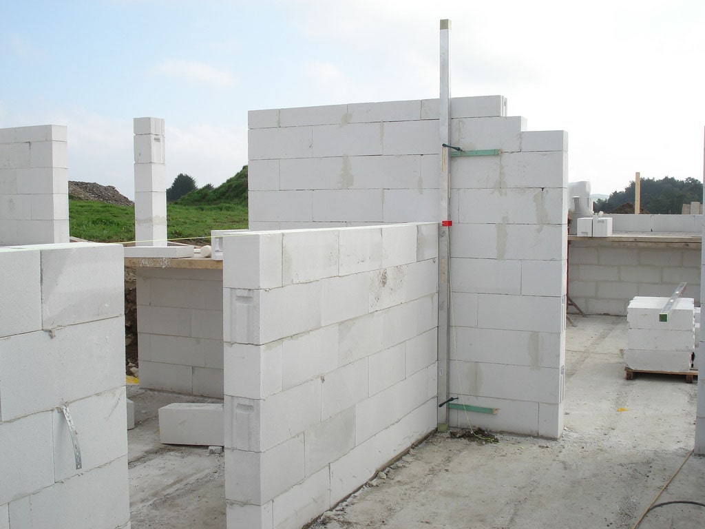 SISTEMA CONSTRUCTIVO BASADO EN BLOQUES Y PLACAS DE HORMIGÓN CELULAR: construcción ecológica